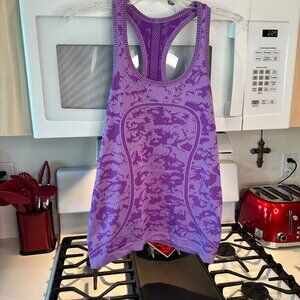 Lululemon UNIQUE knit tank purple mint size 8 . 
17 inches from pit to pit